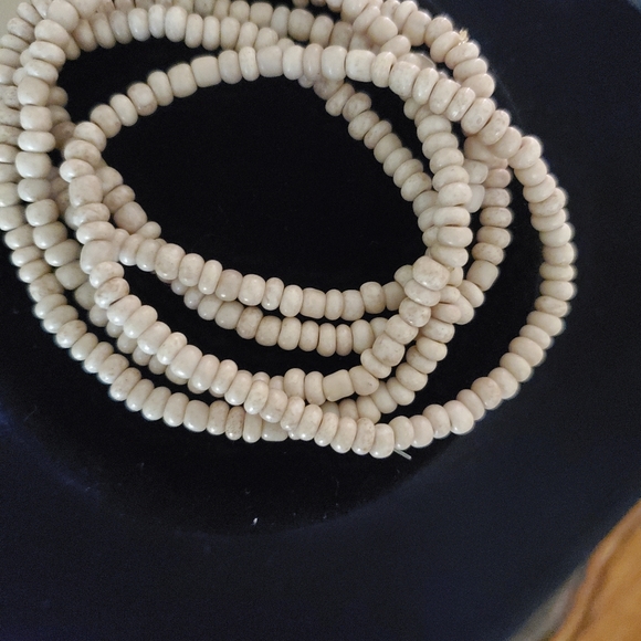 OATMEAL COLORED BEADED 5-PIECE BRACELET SET - Picture 3 of 8